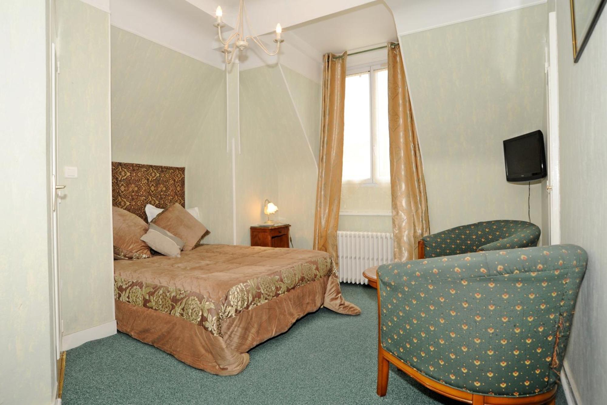 Hotel La Tour Sully-sur-Loire Exteriör bild
